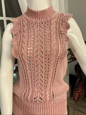 WHBM Boho Ruffle Sleeveless Mock-Neck Acid Washed Pink Cable Knit Sweater XS